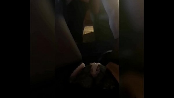 Hot MJM. Ektemannen knuller kjæresten foran sin kone. Konens fitte blir våt, de skitne fantasiene hennes bare forvirrer sinnet