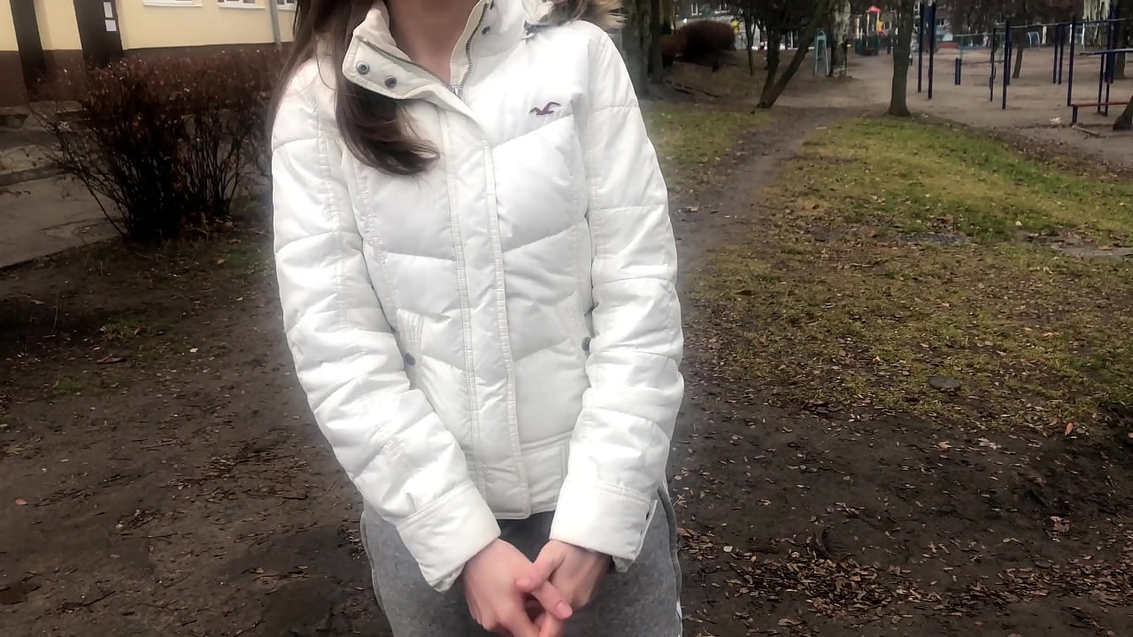 Fremmed for pengene sugd og knullet. Russisk amatør. Med å snakke.